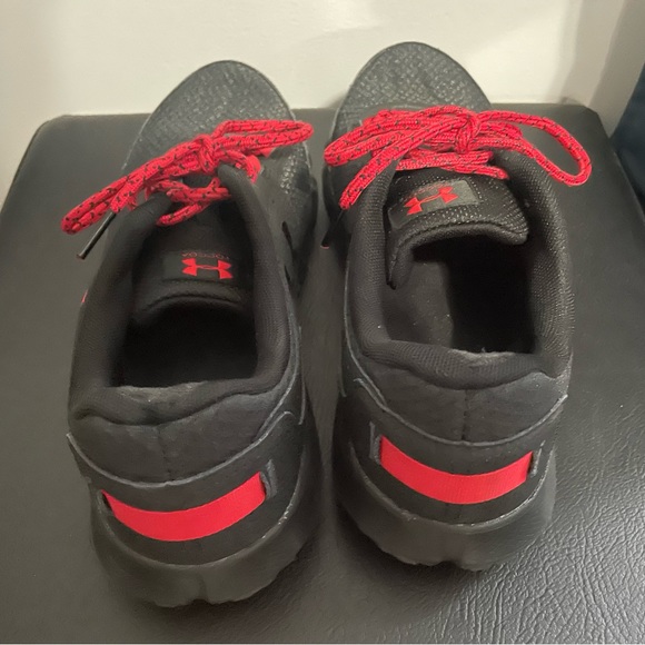 UnderArmor size 9 men’s shoes - Picture 2 of 4